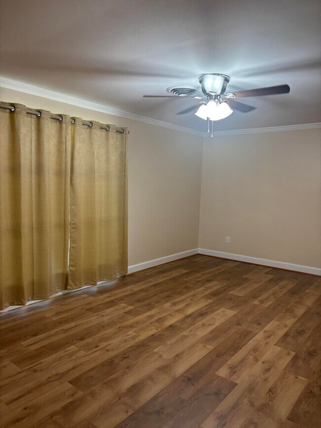 Building Photo - 855 Whatley St