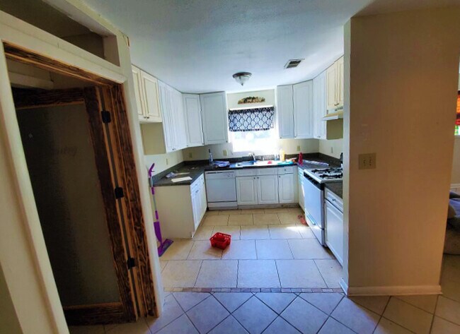 Building Photo - 7559 Proxima Rd