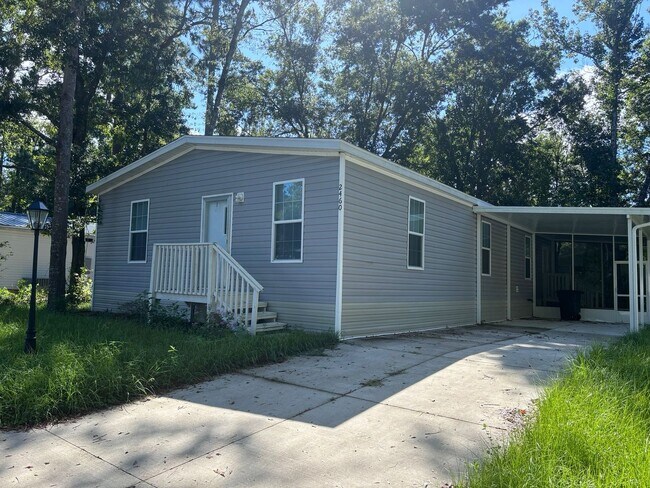 Building Photo - BEAUTIFUL +55 HOA COMMUNITY