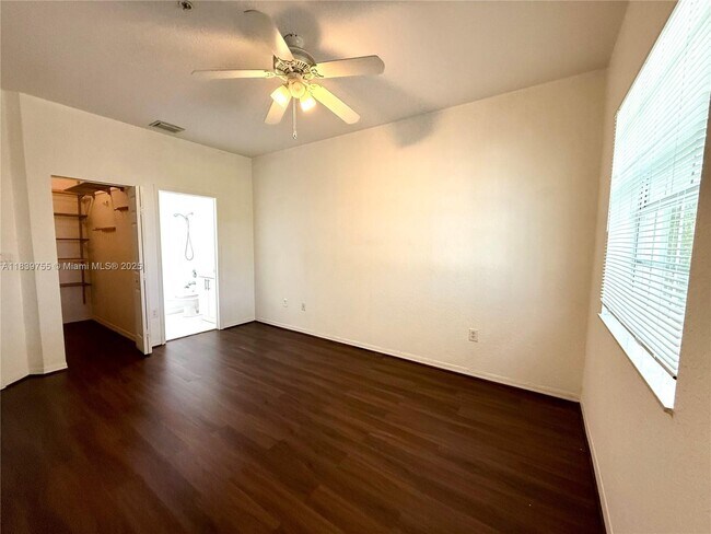 Building Photo - 5670 NW 116th Ave