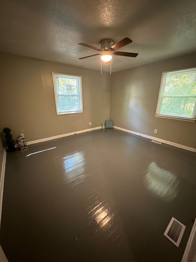 Building Photo - COMING SOON!  2 Bedroom house with LARGE yard!