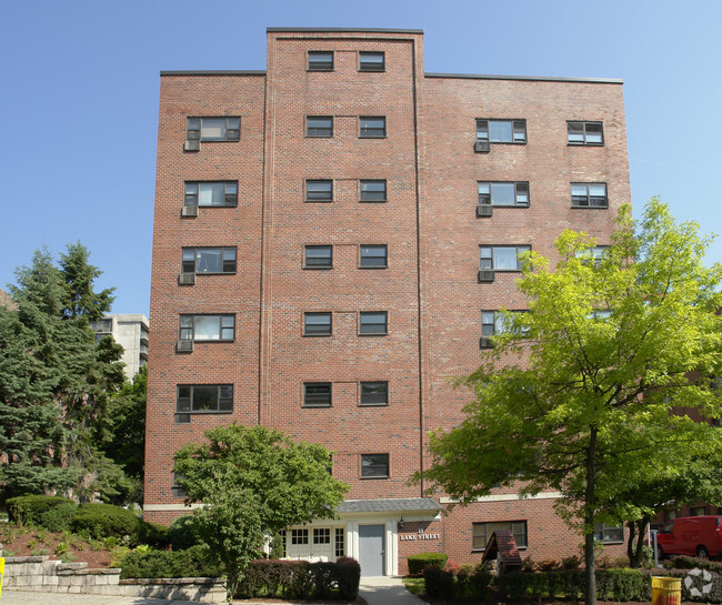 Building Photo - North Lake Apartments