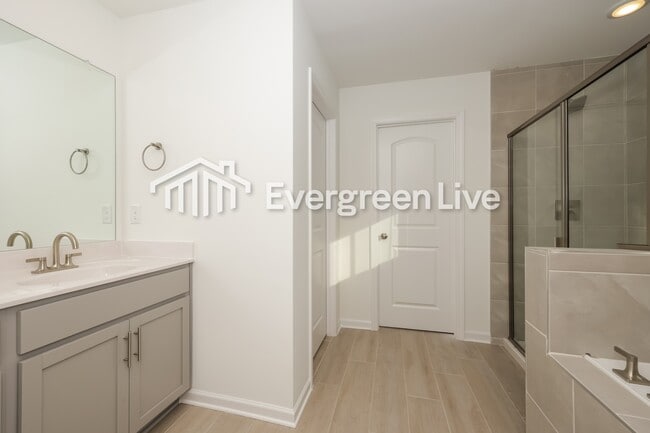 Building Photo - 806 Averitt Ln