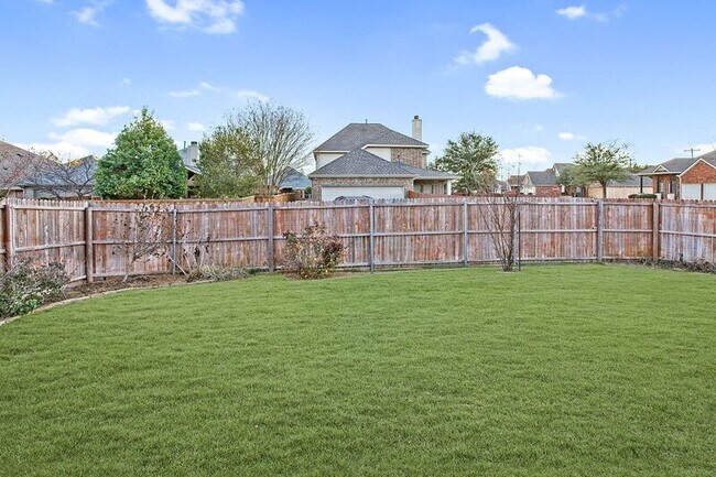 Building Photo - 5925 Silver Buckle Dr