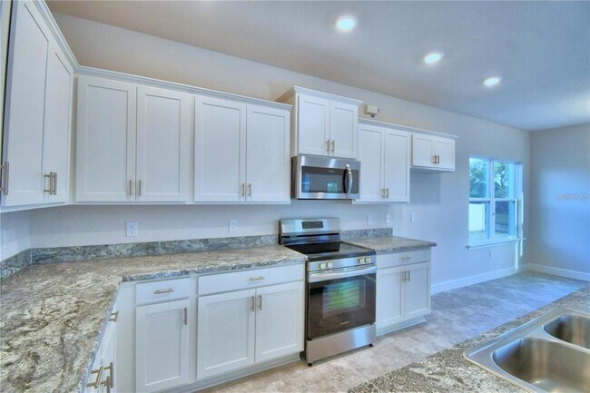 Building Photo - 906 Sofia Ln