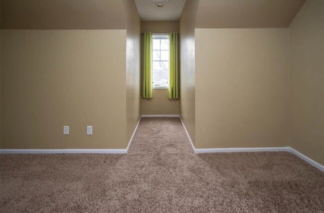 Building Photo - *~*Gorgeous Home, Located in Waynesville*~*