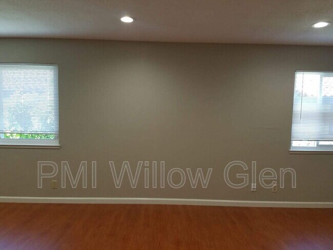 Building Photo - 393 Englert Ct