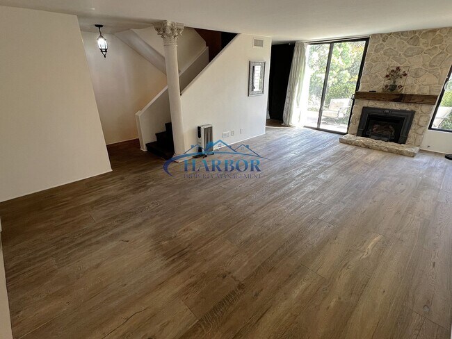 Building Photo - 3608 W Estates Ln