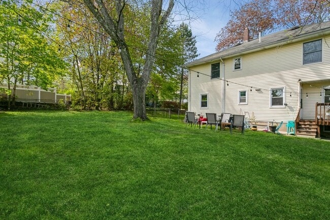 Building Photo - 160 Magnolia Ave