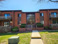 Building Photo - 5 Darian Ct