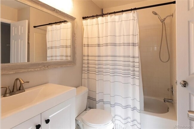 Building Photo - 19738 Applewood Ct