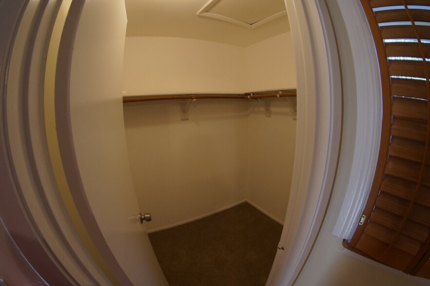 Building Photo - 6251 Sandcrest Cir