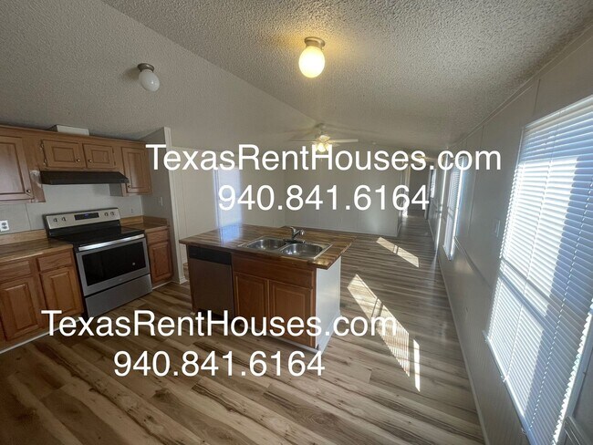 Building Photo - Charming 3 Bedroom, 2 Bath Home Near Legac...