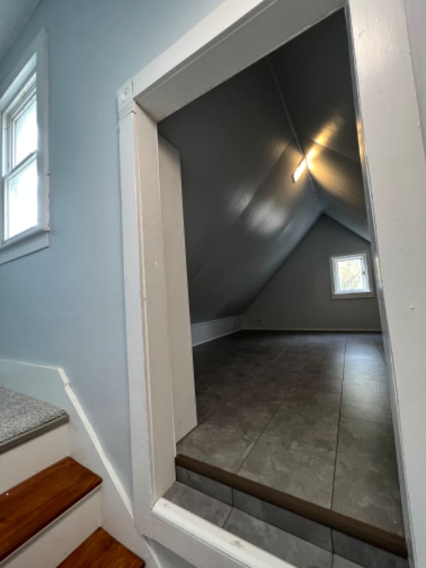 Building Photo - 705 N Linden St