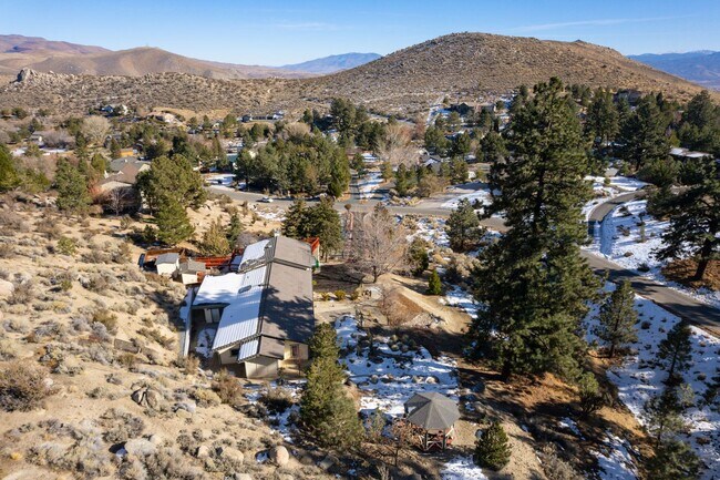 Building Photo - FULLY FURNISHED Home in the Mountains