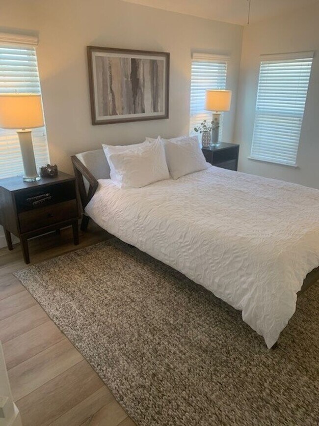 Building Photo - 16378 Arnold Ave