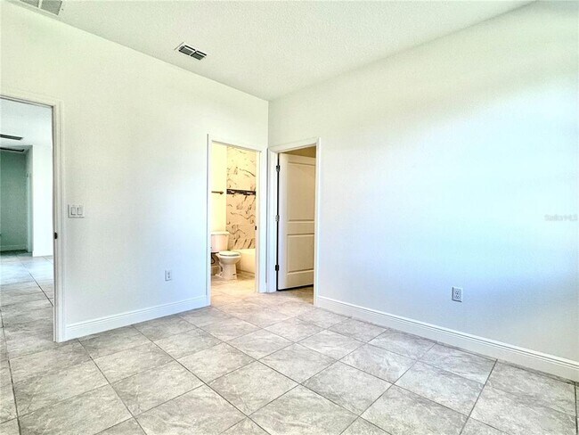 Building Photo - 10984 N G Martinelli Blvd