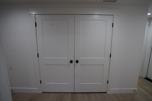 Building Photo - 428 S 975 W