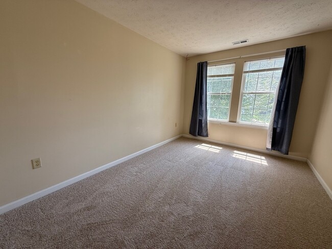 Building Photo - 45586 Curley Ct