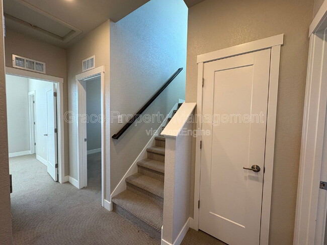 Building Photo - 1585 W 68th Ave