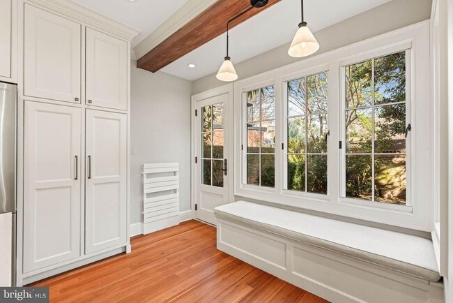 Building Photo - 509 Duke St