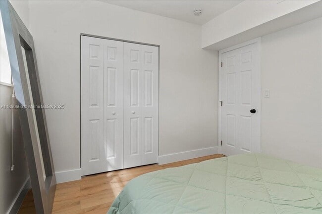Building Photo - 6532 SW 59th Ct