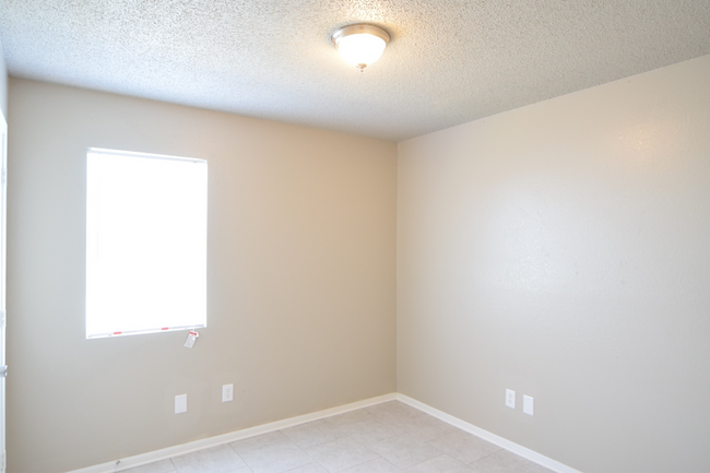 Building Photo - 4105 Sand Dollar Dr