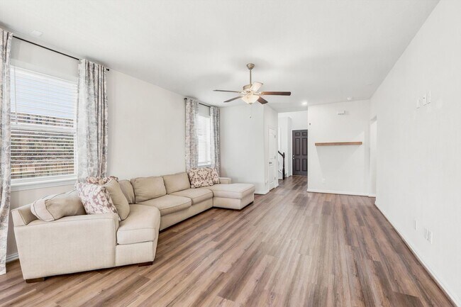 Building Photo - Charming 3-Bedroom Home in Desirable New Braunfels Neighborhood
