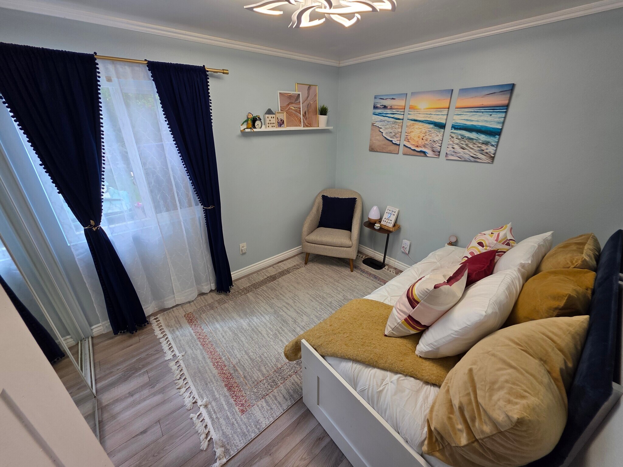 Building Photo - 6097 Charae St