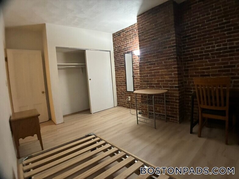 Building Photo - 23 Worcester Square