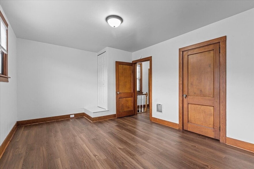 Building Photo - 3033 Brentwood Ave