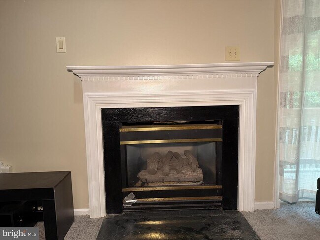 Building Photo - 853 Faraway Ct