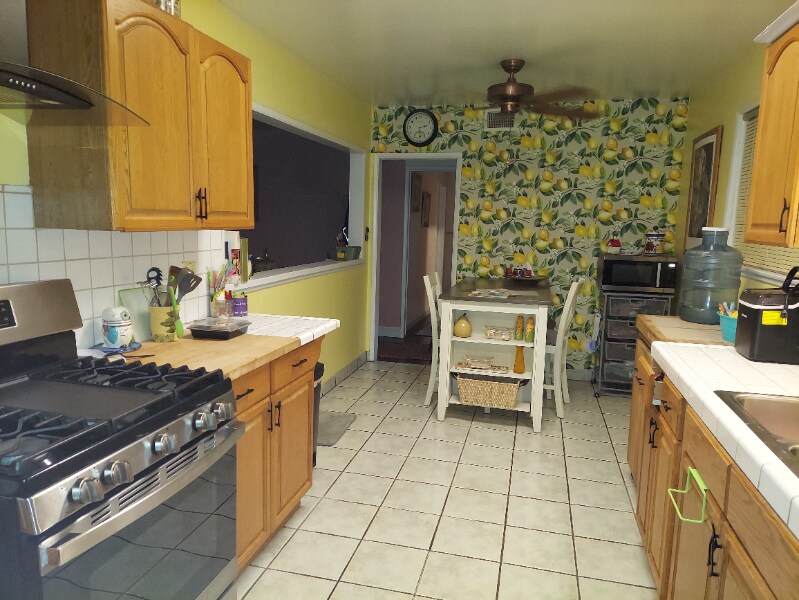 Building Photo - 1320 S Fleetwell Ave