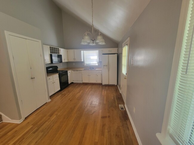 Building Photo - 1473 Mt Rainier Dr