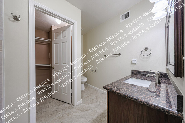 Building Photo - 8768 W Berridge Ln