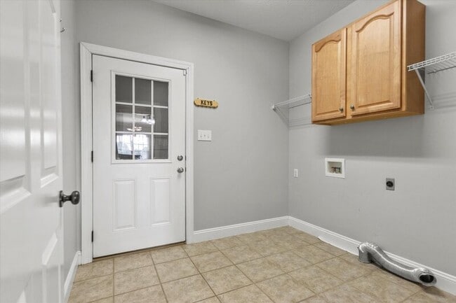 Building Photo - 25756 Iron Gate Dr