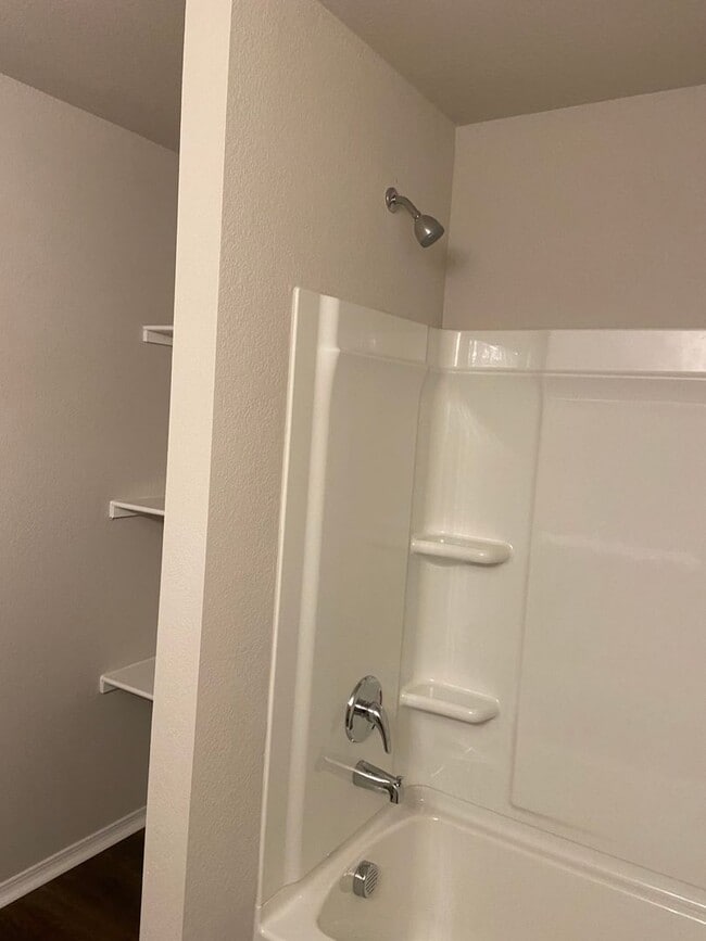 Building Photo - *Pre-leasing* Three Bedroom | Two Bathroom...