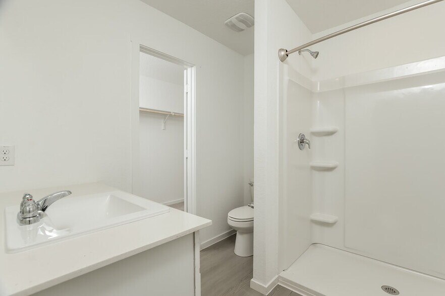 Building Photo - 11710 California Rose