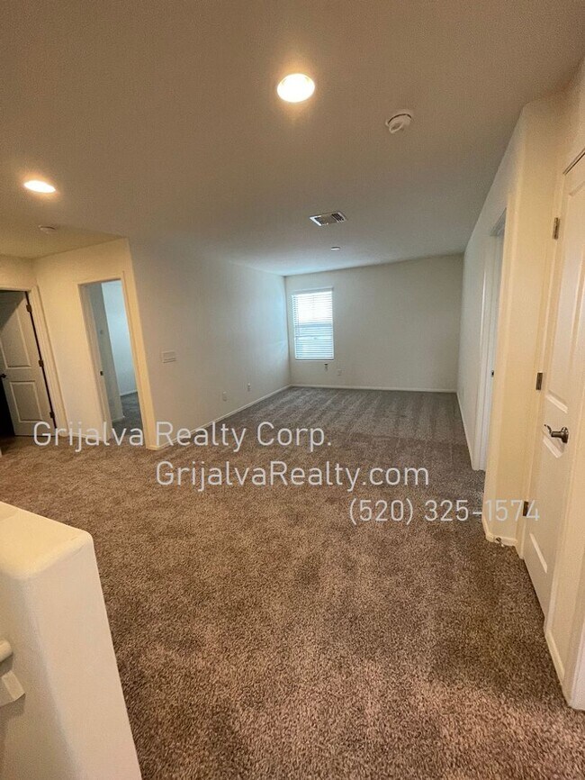 Building Photo - 4 Bed, 3 Bath House + Den + Loft in Gladden Farms * MOVE-IN SPECIAL* (Moore Rd/Tangerine Farms)