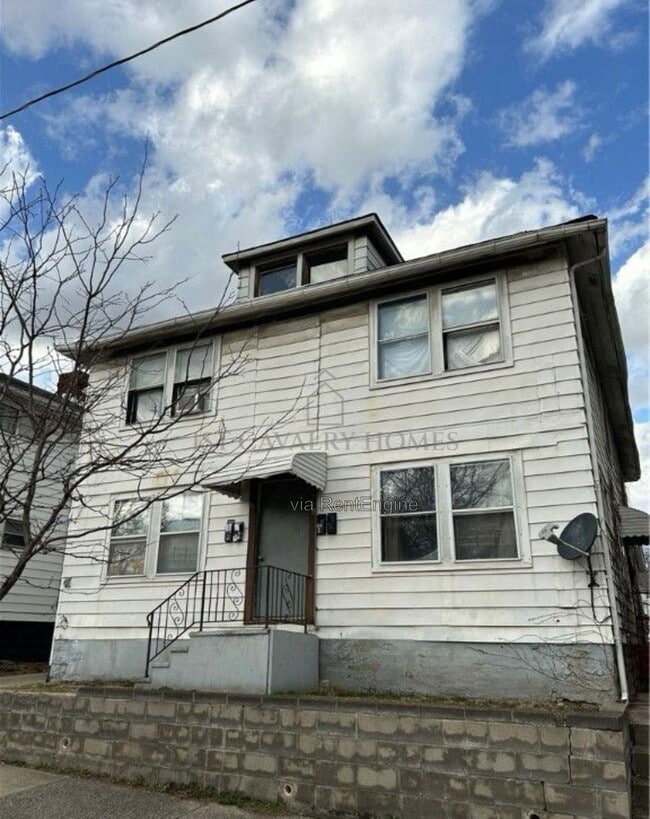 Building Photo - 779 E Exchange St