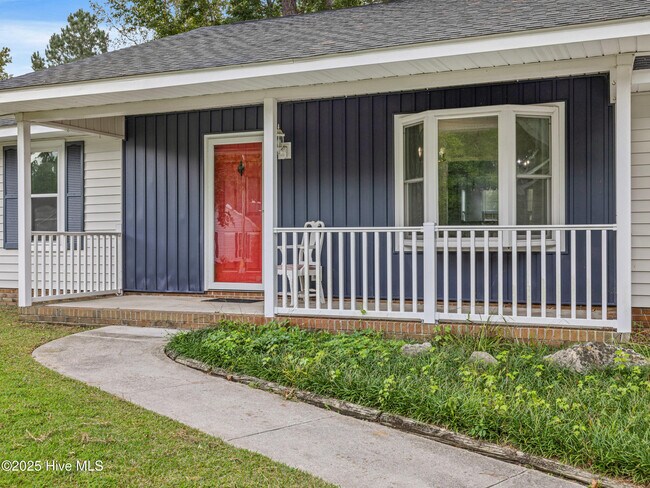 Building Photo - 119 Spring Dr