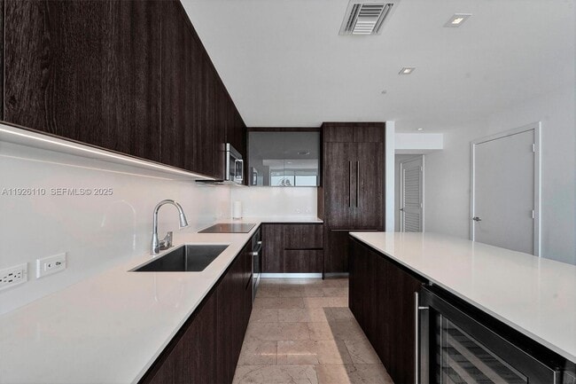 Building Photo - 88 SW 7th St