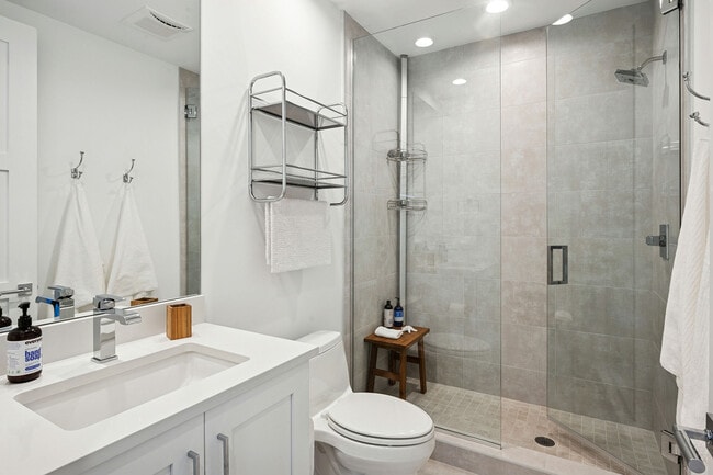 Building Photo - 1135 3rd Ave S