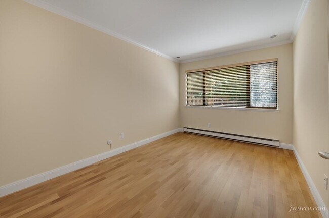 Building Photo - 383 Lombard St