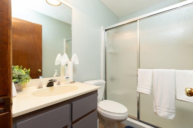 Building Photo - 3915 Stone Creek Cir