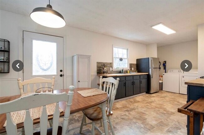 Building Photo - 4433 Sardis Dr