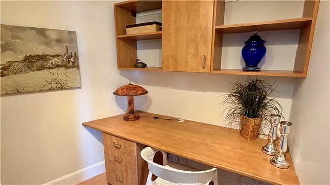 Building Photo - 1302 Capella S