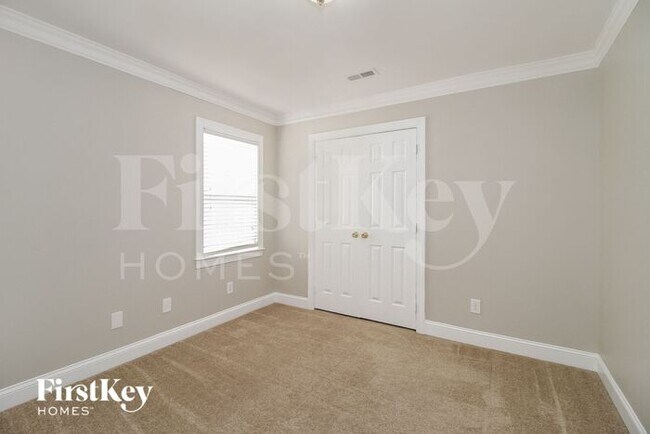 Building Photo - 1525 Finwick Dr