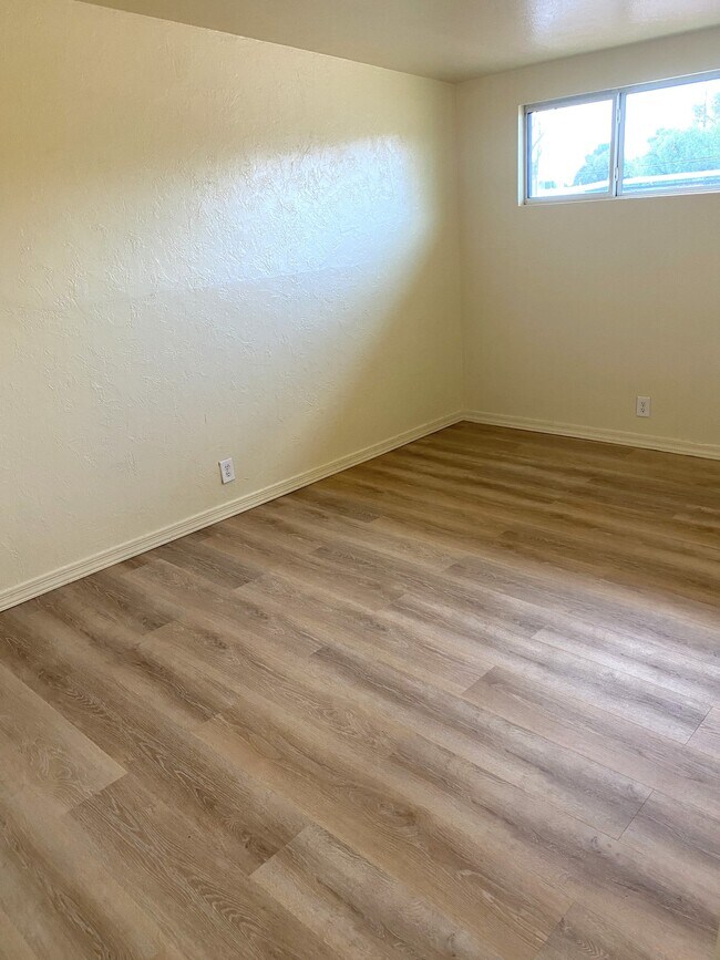 Building Photo - 7268 E Eastview Dr