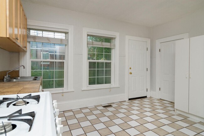 Building Photo - 237 S 900 E